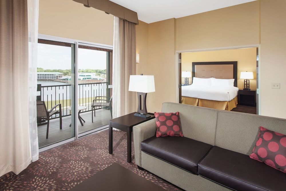 Holiday Inn Express & Suites Sandusky by IHG - photo 11