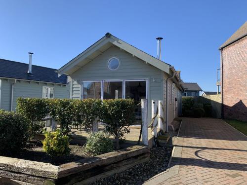 Sophies The Bay 2 bedrooms with ensuites parking with EV point 2 dogs welcome in Filey, United Kingdom