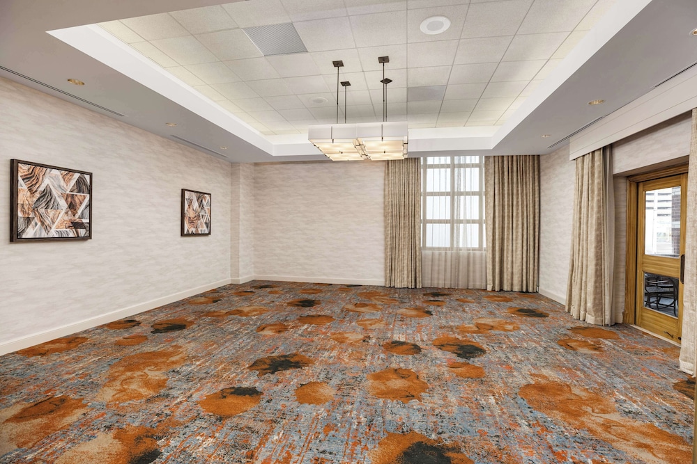 DoubleTree Suites by Hilton Austin Downtown Capitol - photo 47