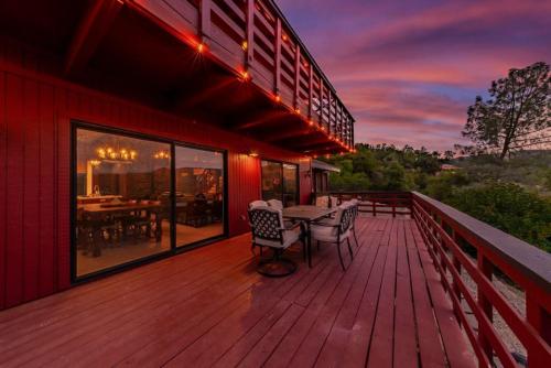 Yosemite Cowboy Cabin — 4-Star Luxury Hotel in Oakhurst, United States