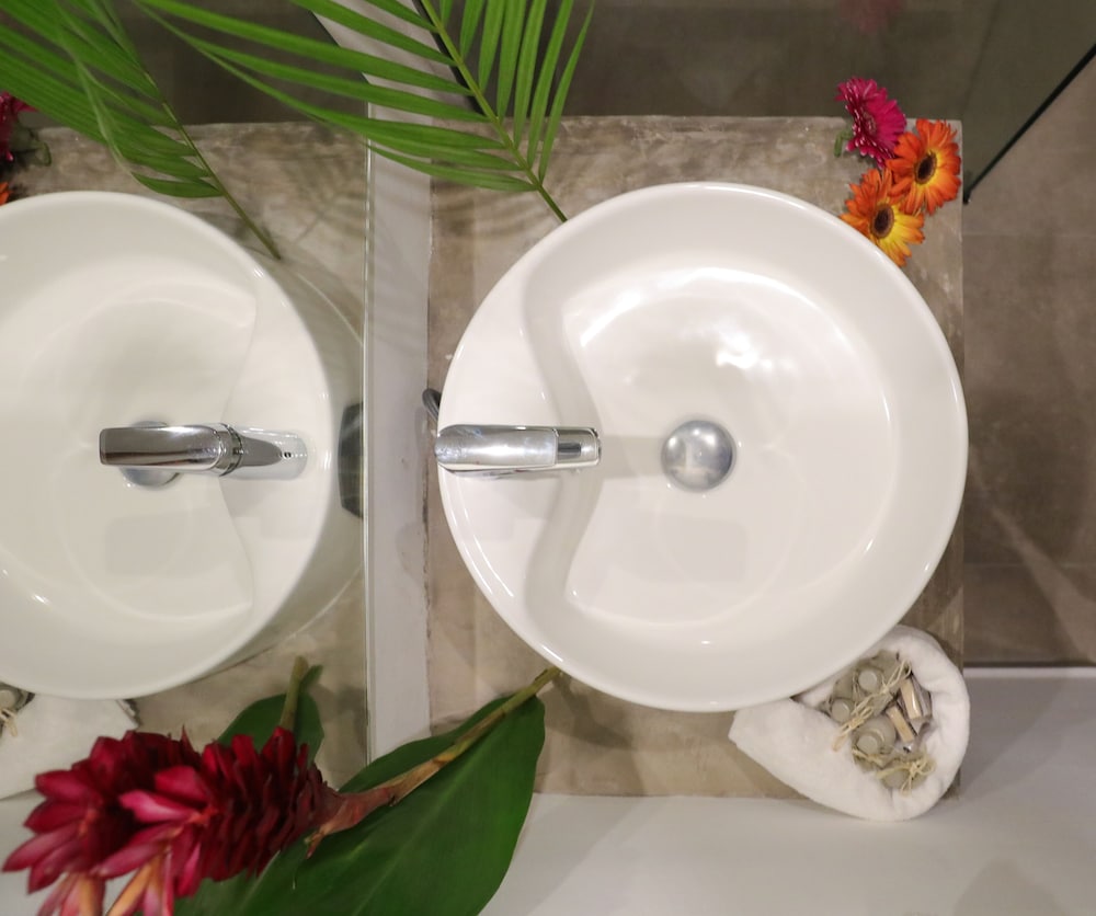 Bathroom sink