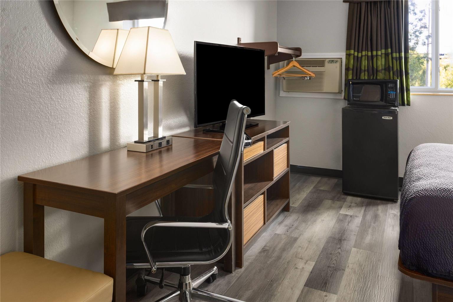 Super 8 by Wyndham Latham Albany Airport - photo 14