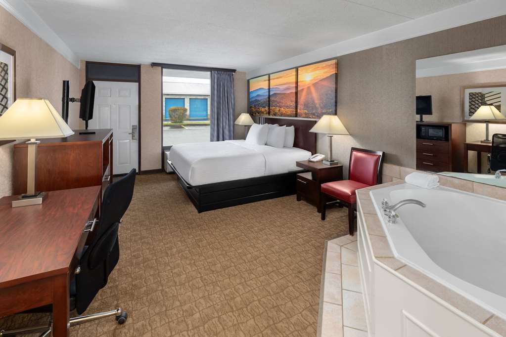 Days Inn by Wyndham Columbia Kentucky - photo 10