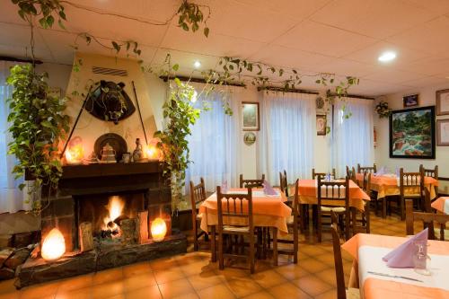 Hotel Castillo d'Acher - carbon neutral hotel in Echo