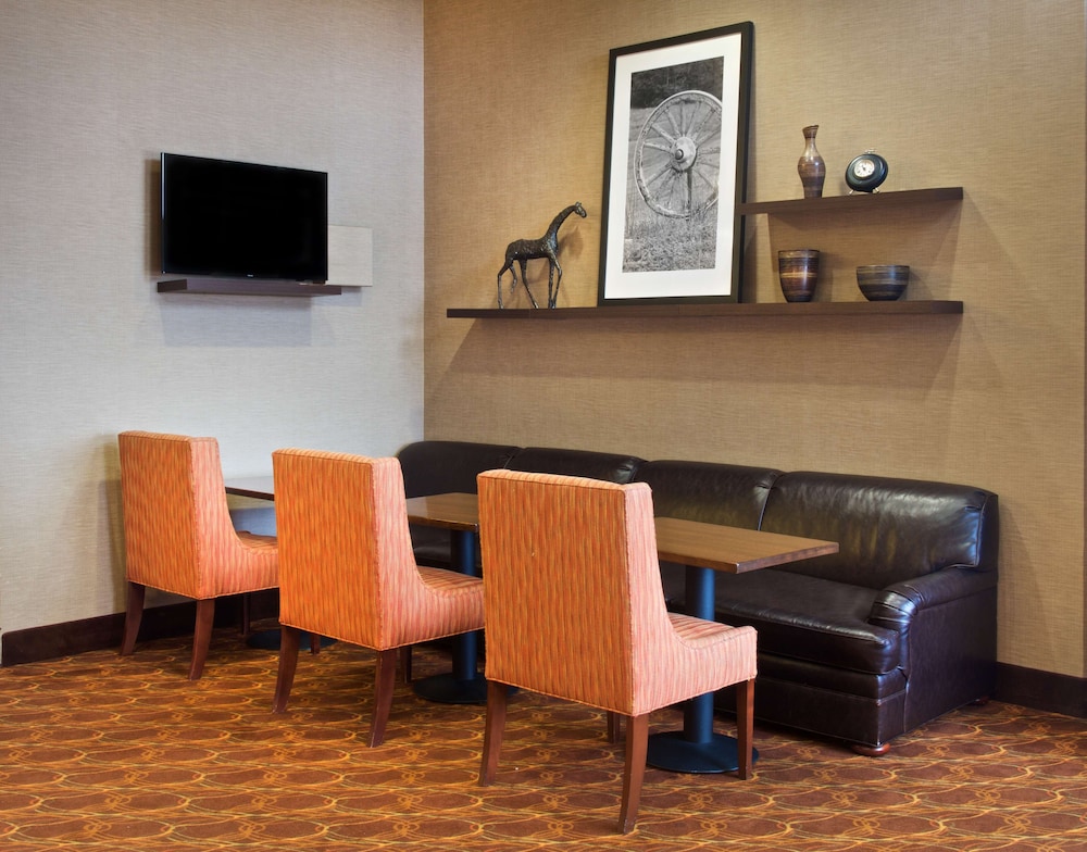 Hampton Inn & Suites N. Ft. Worth Alliance Airport - photo 45