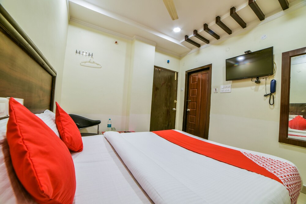 OYO 24288 Surya Teja Residency in Khammam, India