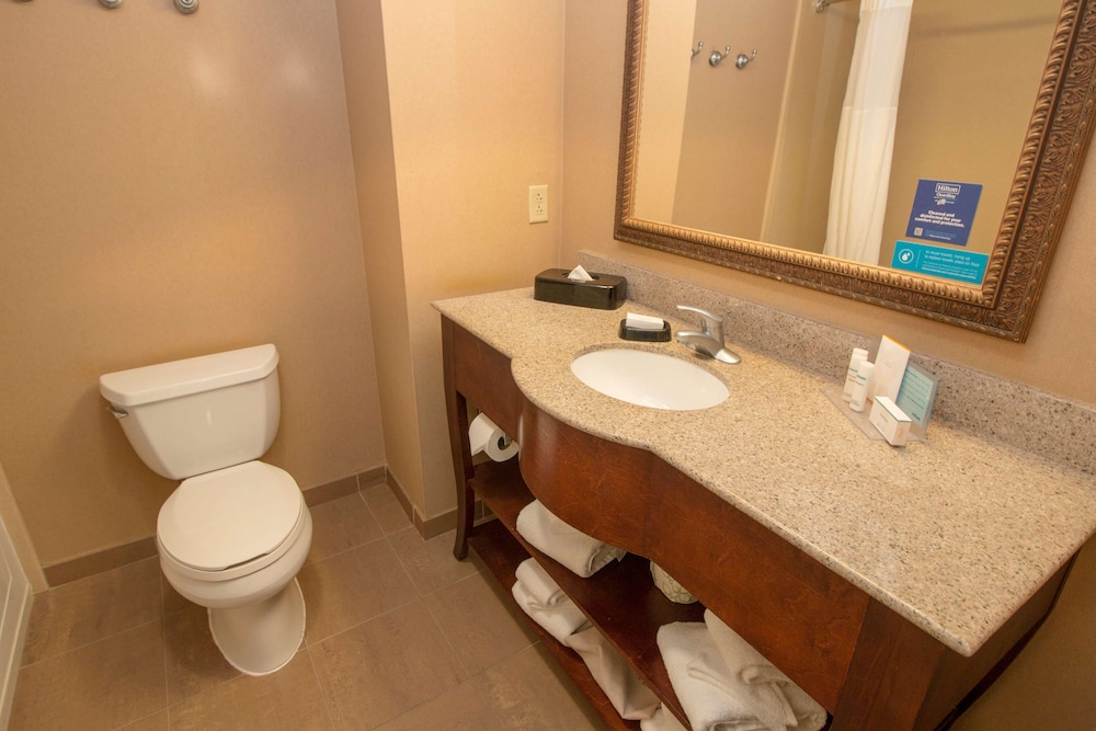 Hampton Inn & Suites Chesapeake Battlefield Blvd. - photo 25