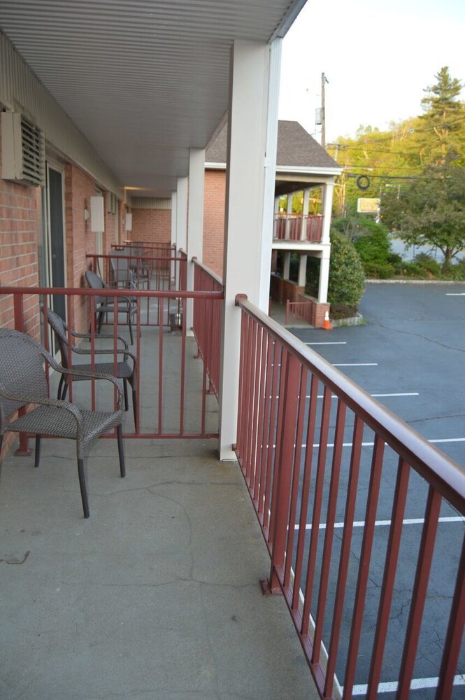 Best Western Turtle Brook Inn - photo 21