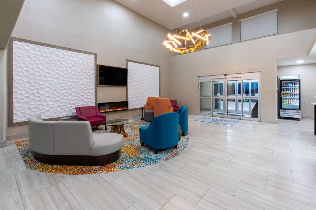 La Quinta Inn & Suites by Wyndham New Braunfels - photo 64
