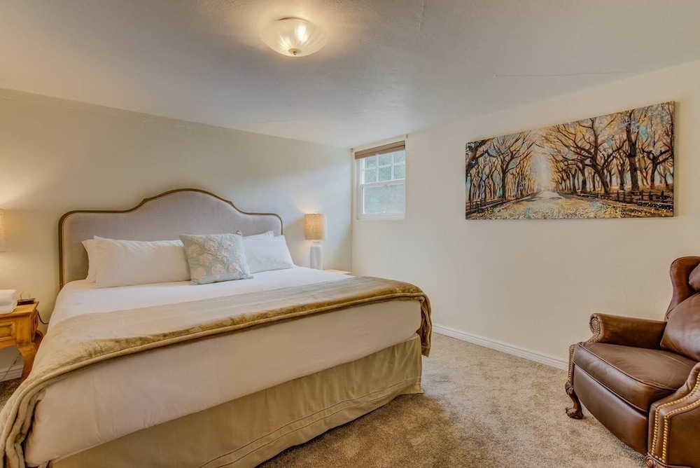 5BR Mnt Viewsdowntown Luxuryfirepit & RV Parking - photo 19