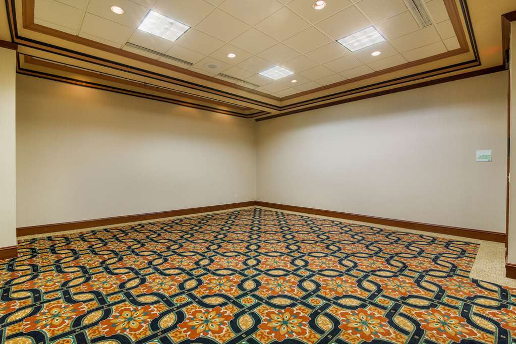 Clarion Hotel Convention Center - photo 57