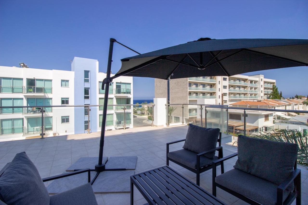 Beachside 1 bed with huge veranda