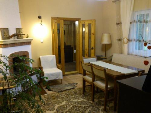 Pid Skeleyu Guesthouse — Lazeshchyna — photo 3