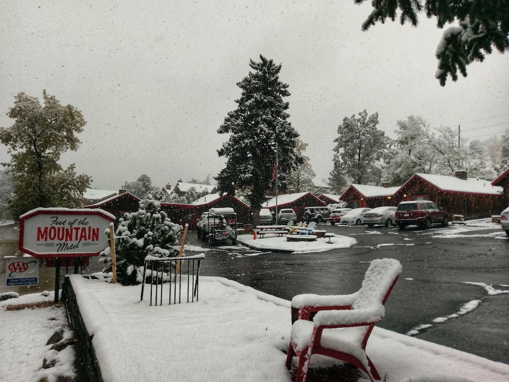 Foot of the Mountain Motel - photo 48