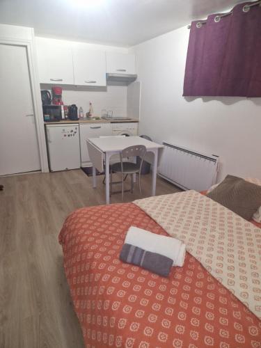 Studio a Orsay a 5 Min du Rer B Le Guichet — hotel in Orsay