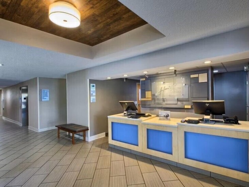 Holiday Inn Express & Suites Raleigh North Wake Forest by IHG - photo 2