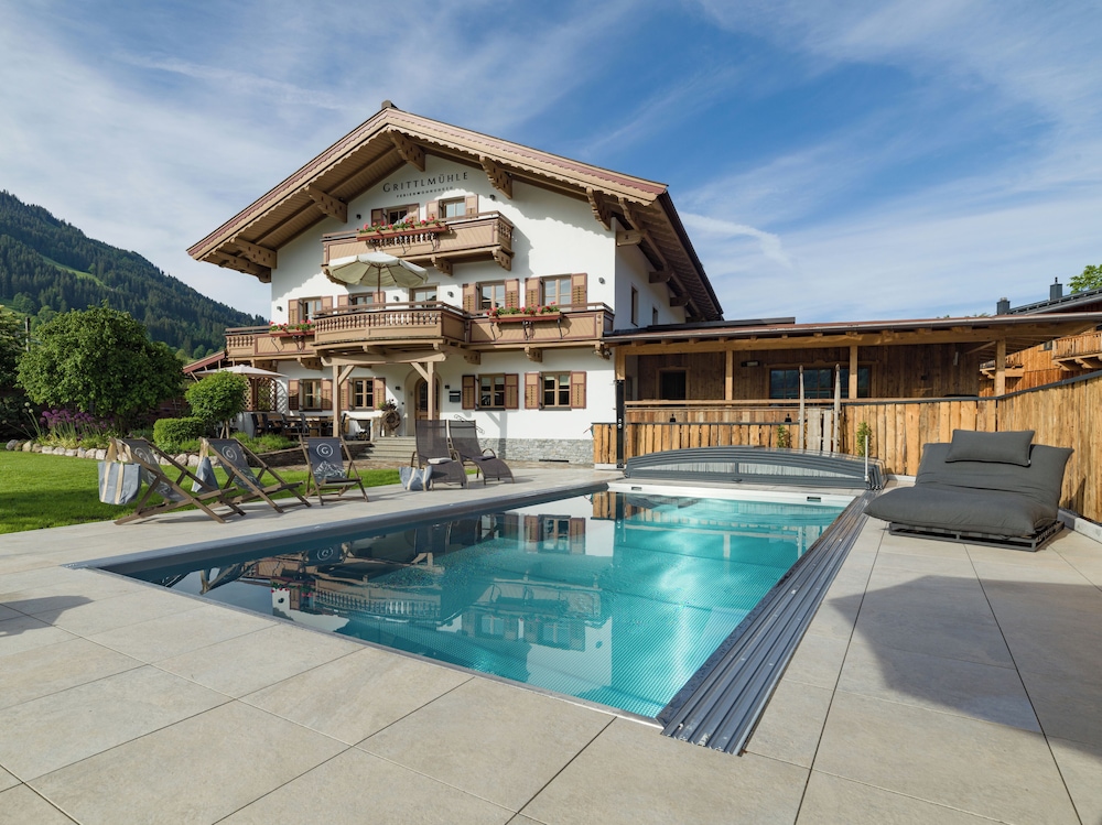 Grittlmühle Chalet Ferienwohnungen — 4-Star Luxury Hotel in Brixen Im Thale, Austria