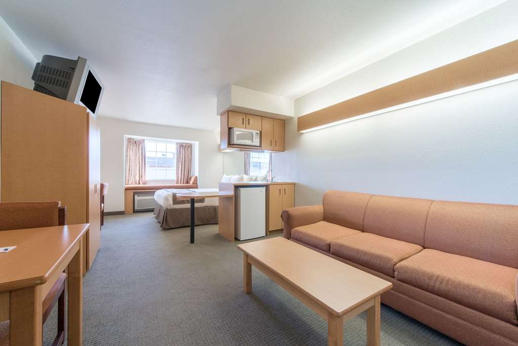 Microtel Inn & Suites by Wyndham Altus - photo 10