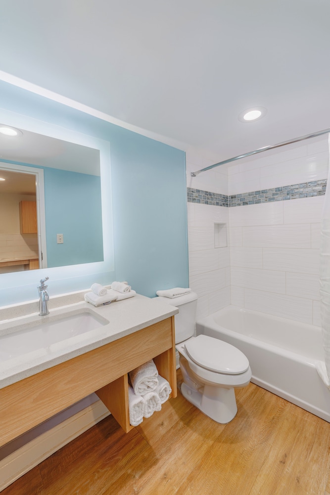 Dunes Inn & Suites - photo 17