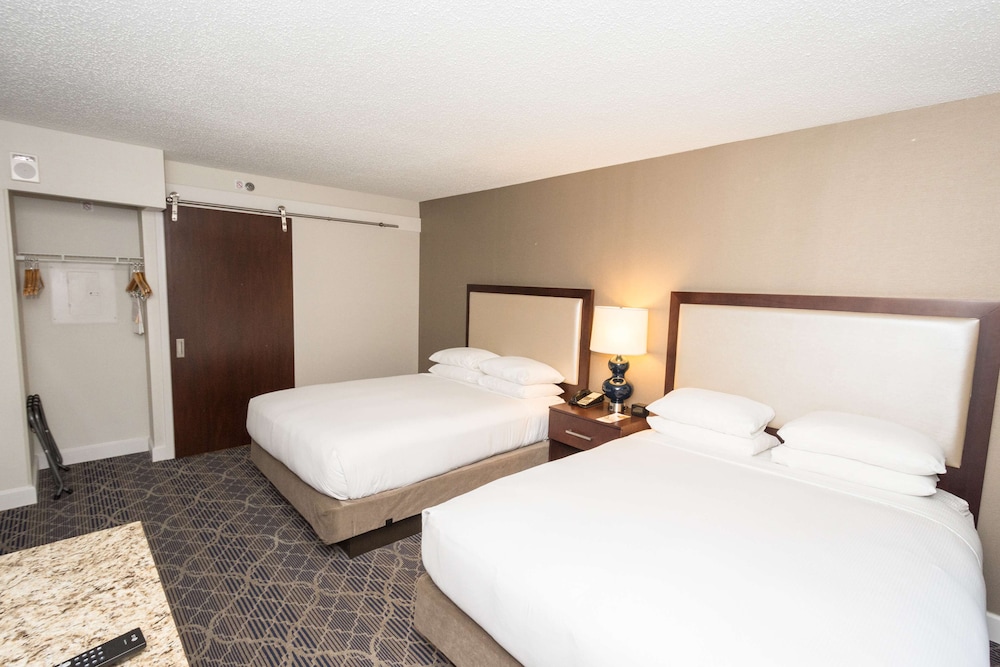 Doubletree Suites by Hilton at The Battery Atlanta - photo 27