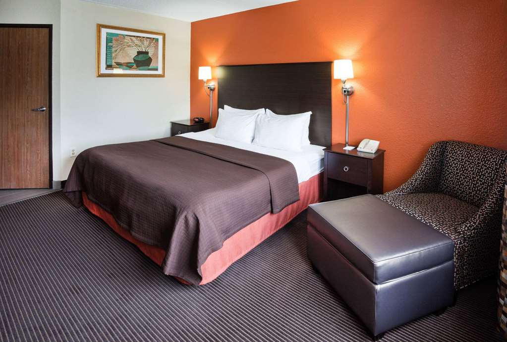 AmericInn by Wyndham Plover Stevens Point - photo 14