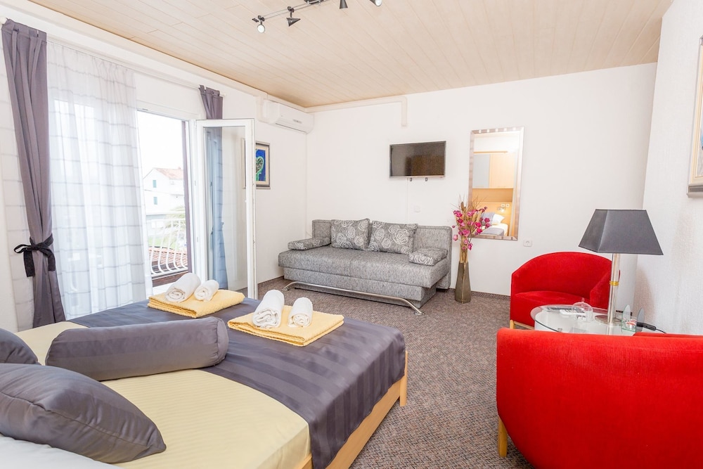 Lanterna Rooms in Turanj, Croatia