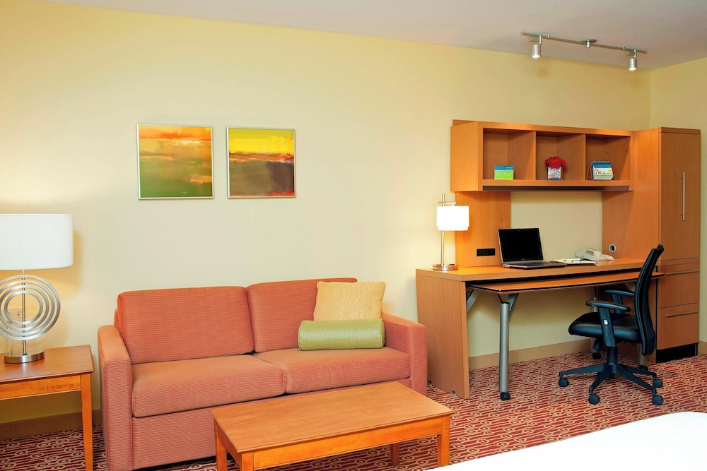 MainStay Suites Bloomington near University - photo 11