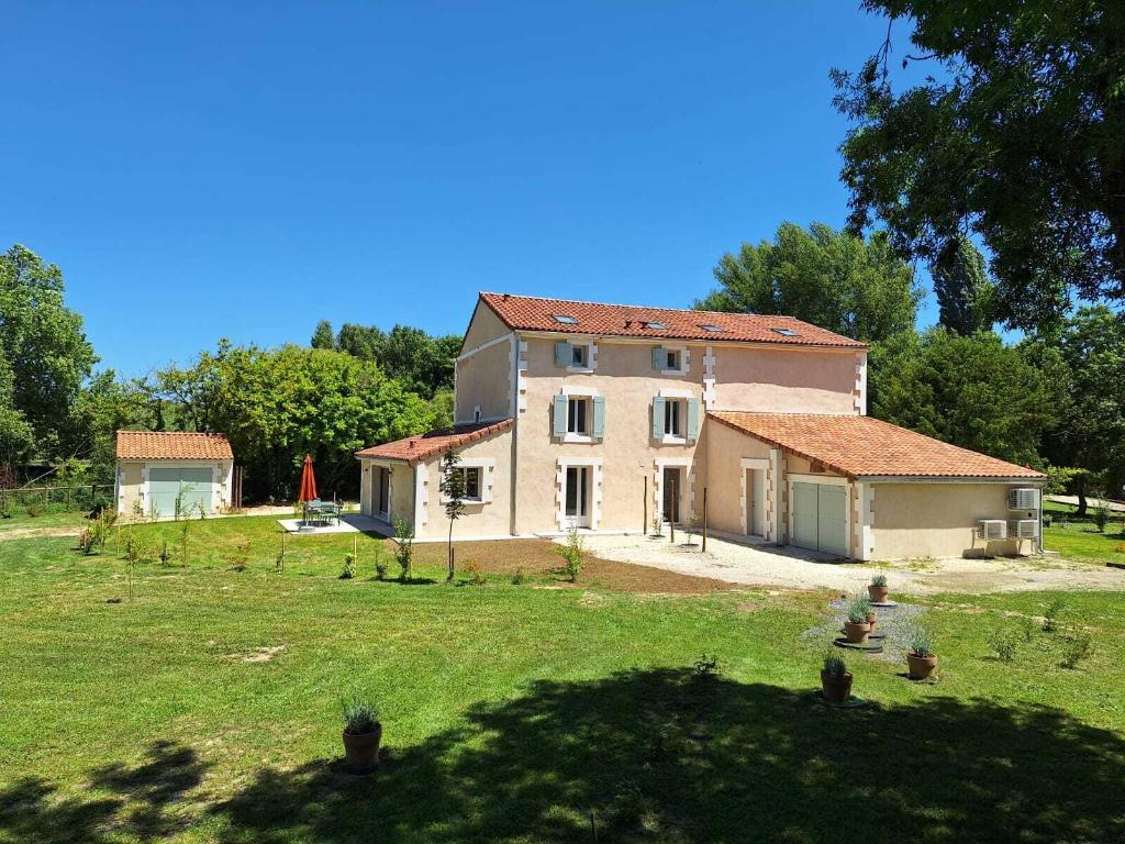 Au son de l'eau - last minute hotel in La Couronne