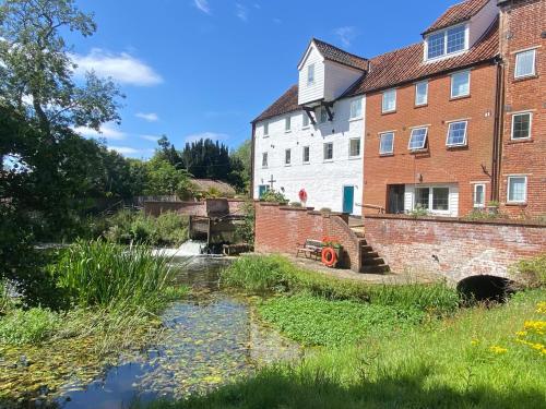 Waterside Elmham Watermill Norfolk — 4-Star Luxury Hotel in East Dereham, United Kingdom