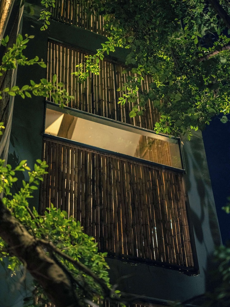 Xue'ershanfang Shanhaijing — 5-Star Luxury Hotel in Sanya, People's Republic of China
