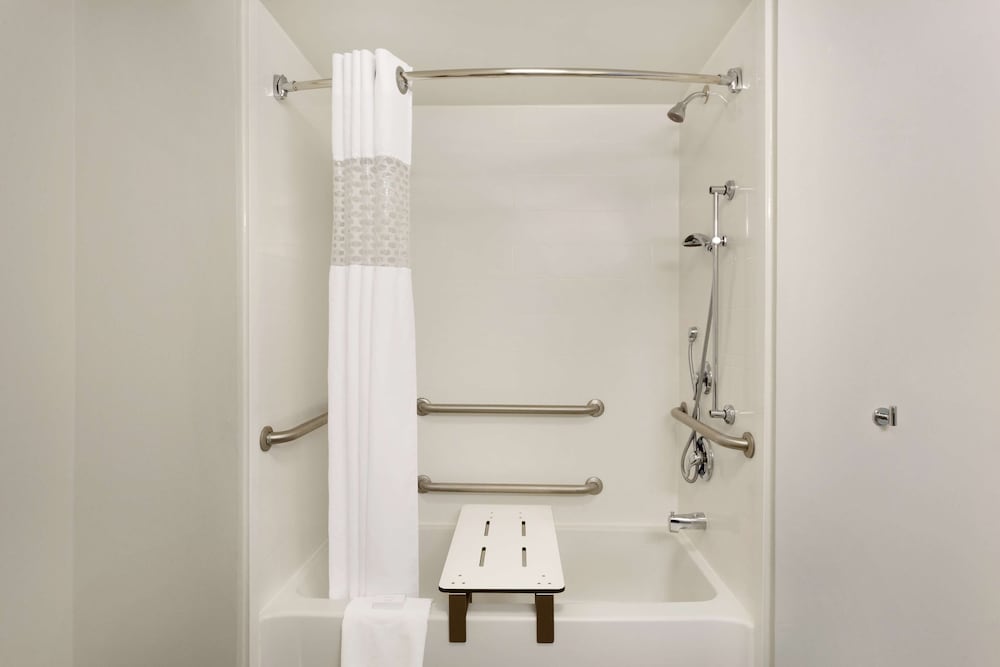 Hampton Inn & Suites Largo - photo 16