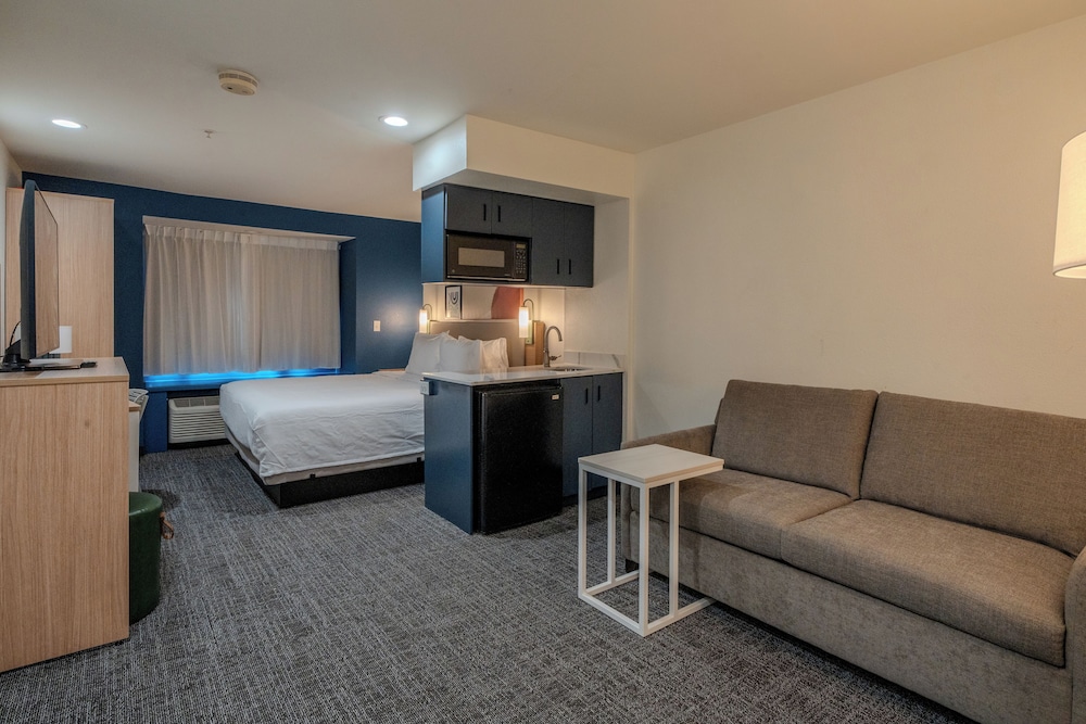 Spark by Hilton Sterling Dulles Airport - photo 36