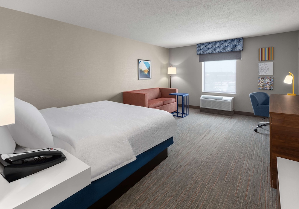 Hampton Inn & Suites Saginaw - photo 21