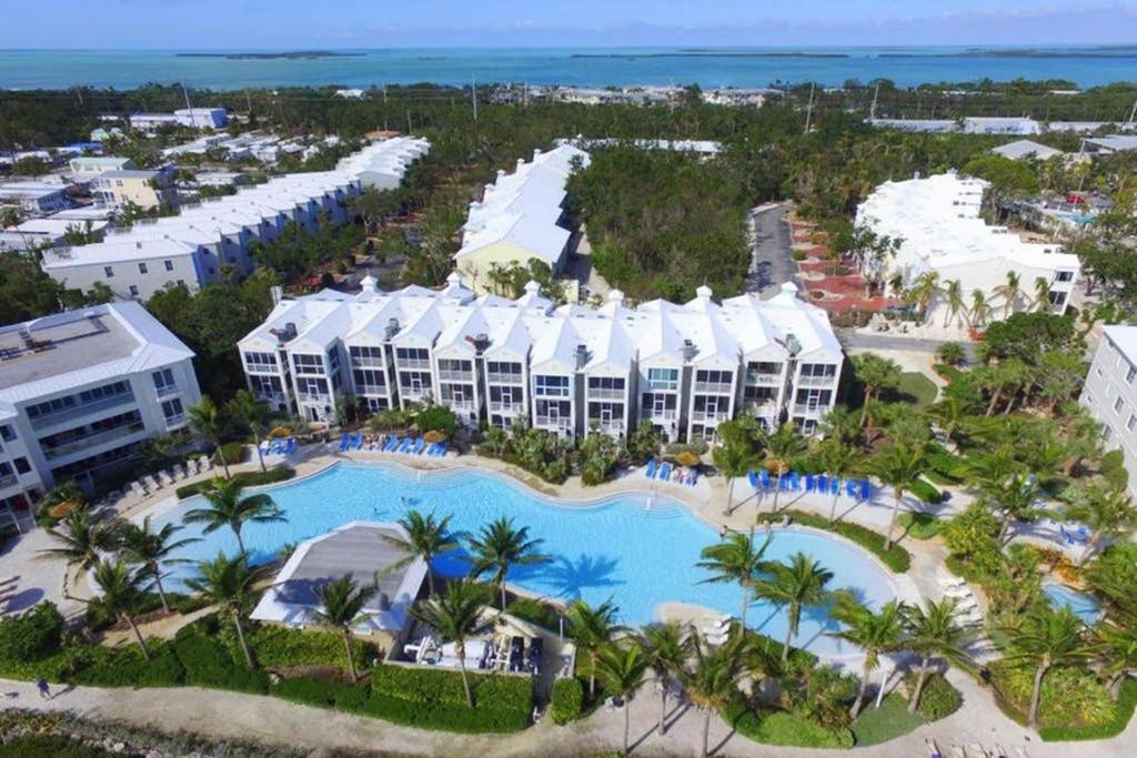 Lic Mgr Modern 3 Bed 4 Bath Villa Upscale Oceanfront Resort Indoor Pickleball Speakeasy — Key Largo — photo 4