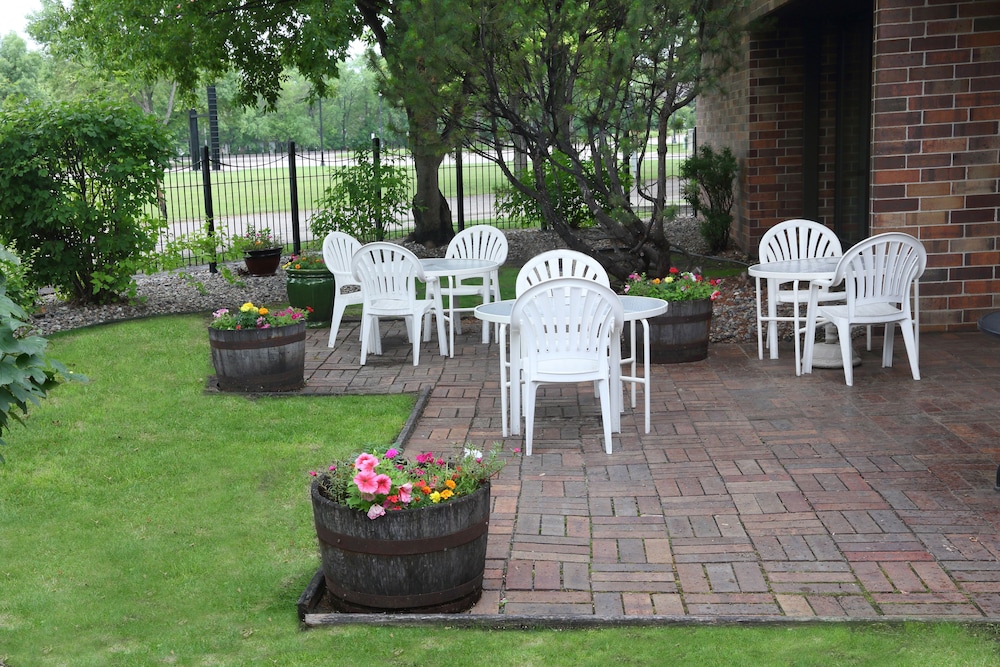 Townhouse Hotel Grand Forks - photo 24