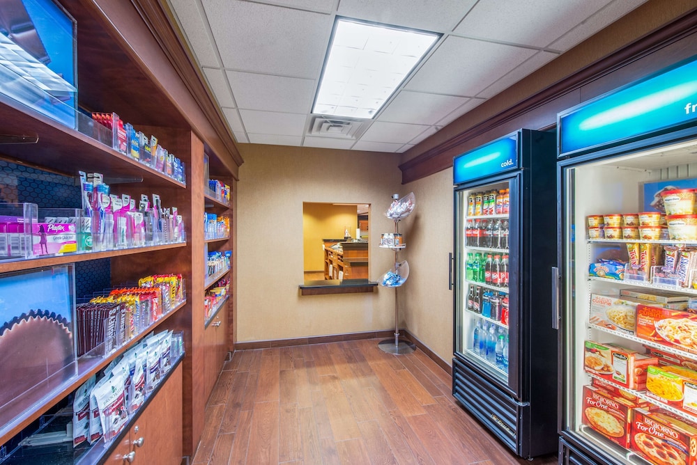 Hampton Inn & Suites Oklahoma City South - photo 38