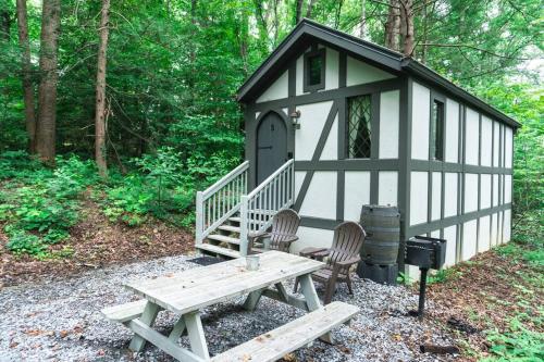 Tiny Home Cottage Near the Smokies #3 Ingrid - photo 2