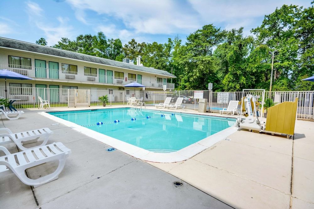 Motel 6 Tuscaloosa - photo 20