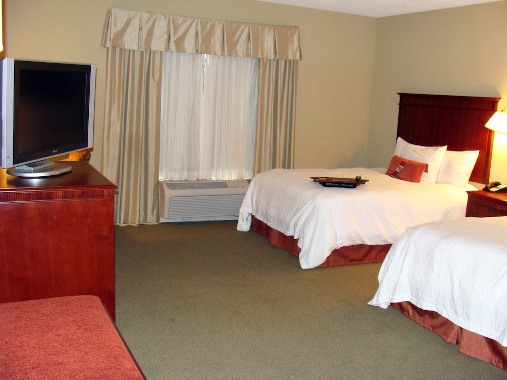 Hampton Inn Calera - photo 11