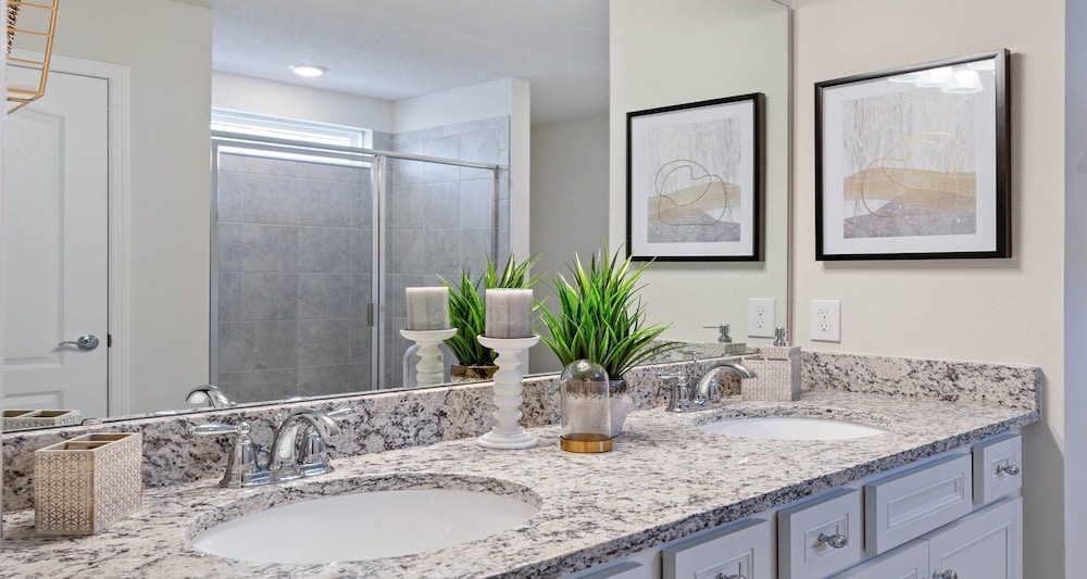 Extraordinary 5BR Private Pool Near Disney Area - photo 17