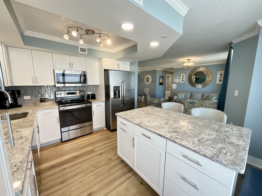 1003 Brighton Fully Remodeled And Access To Resort Amenities 2 Bedroom Condo - photo 7