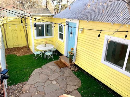 Downtown Daisy Walk To Whiskey Row in Prescott, United States