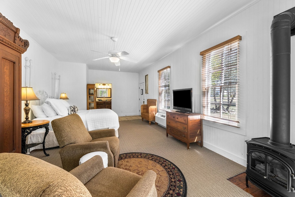 The Meyer Hotel - photo 40