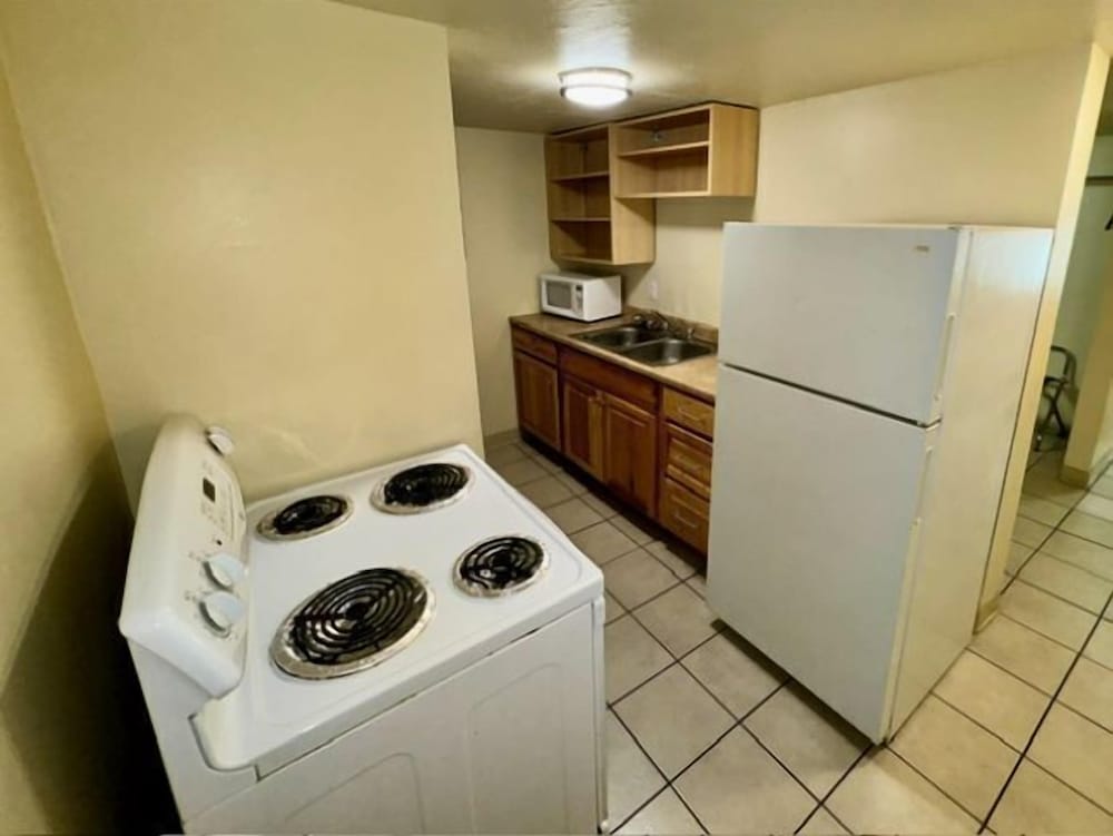 Big Chile Inn & Suites - photo 6