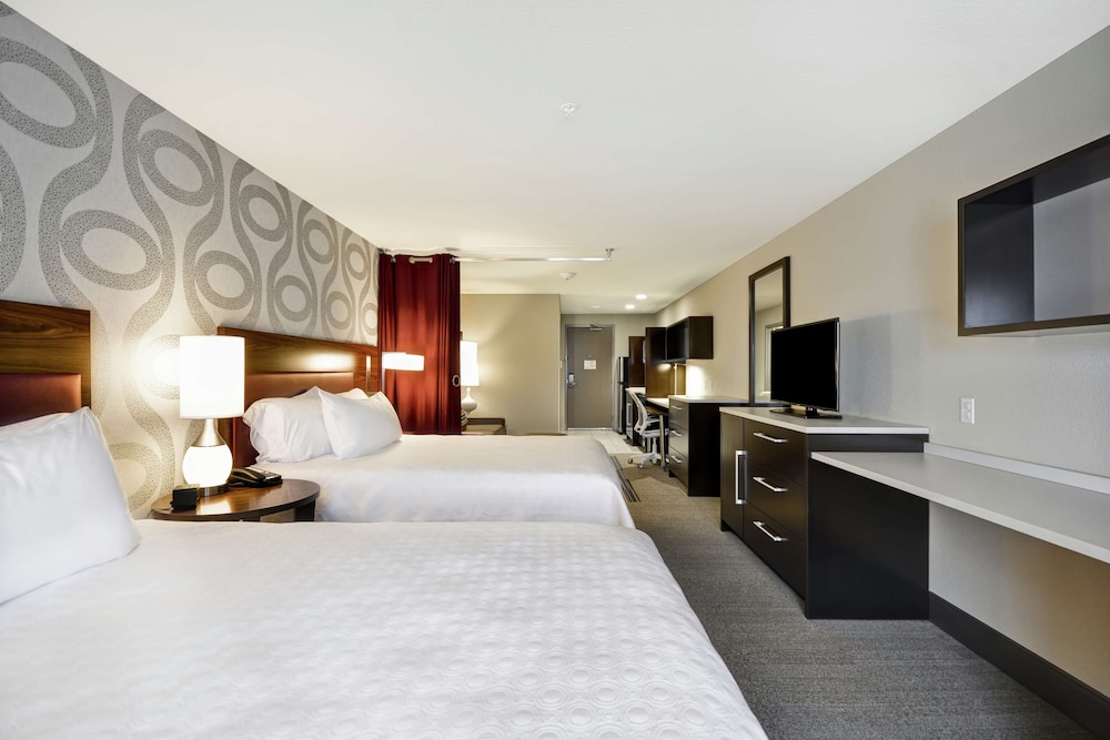 Home2 Suites by Hilton KCI Airport - photo 11