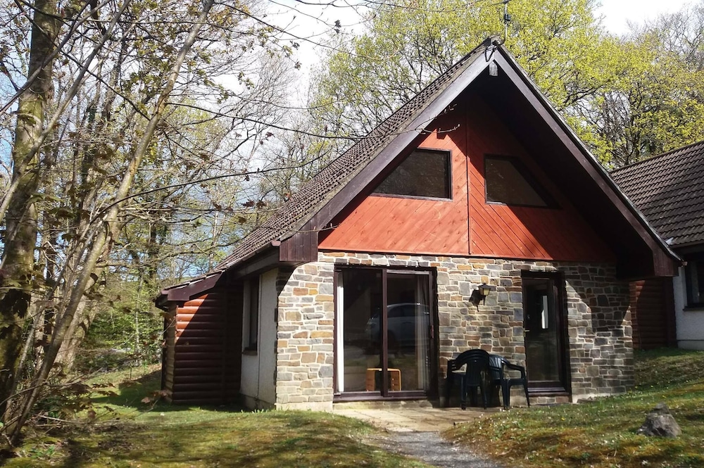 Primrose 17 Hot Tub in Carmarthen, United Kingdom