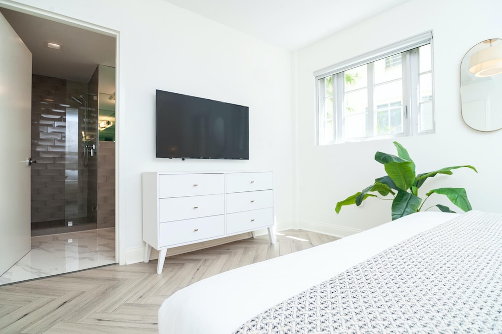 Luxuri Suites - photo 21