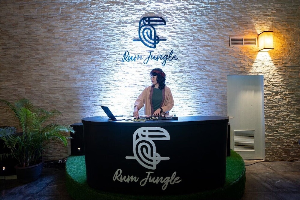 מזון ומשקאות