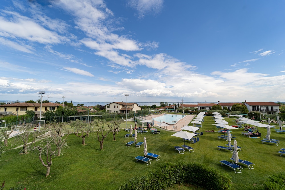 Residence Primera — 4-Star Luxury Hotel in Moniga Del Garda, Italy