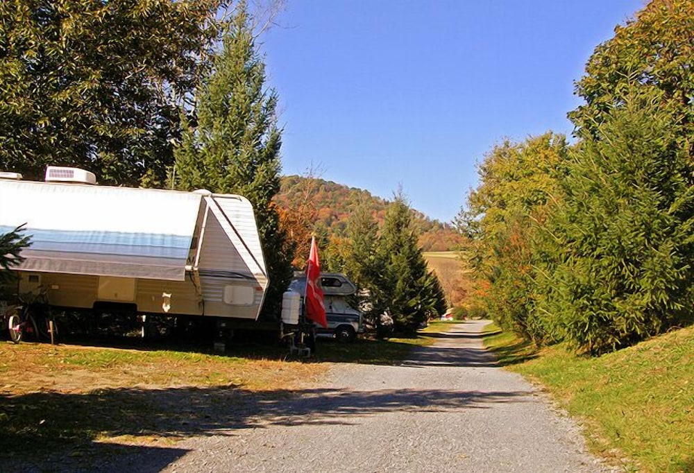 Robin Hill RV Resort & Campground Caravan Park - photo 11
